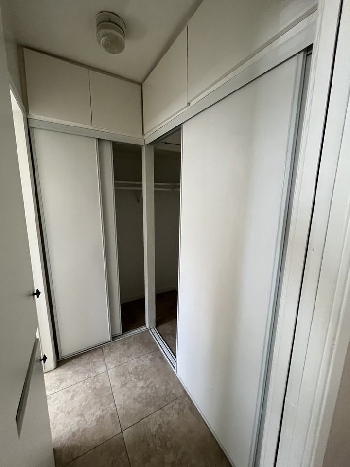 6939 Hazeltine Avenue - Photo 7 of 10