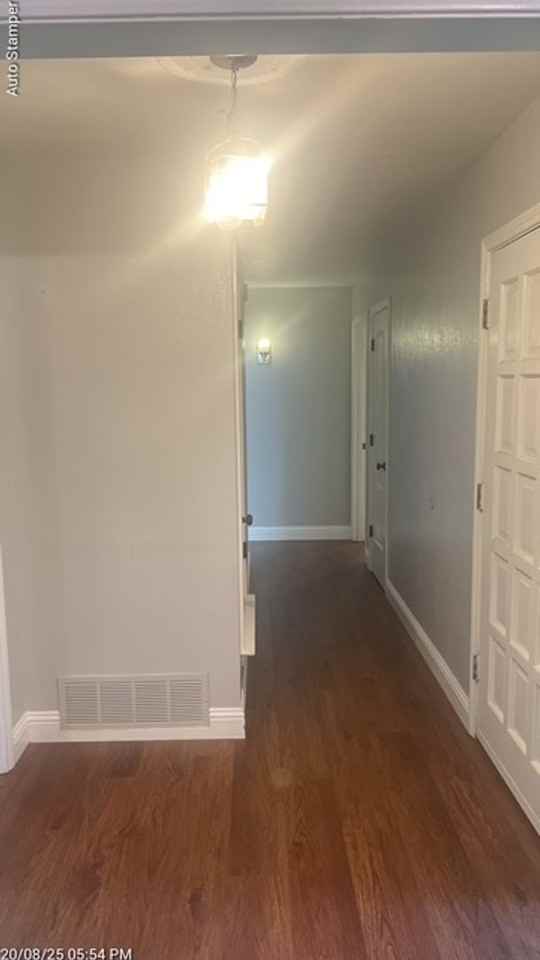 2112 Meadowlake Ct - Photo 2 of 36