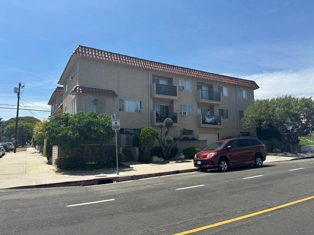 939 S Cabrillo Ave ##10 - Photo 2 of 15