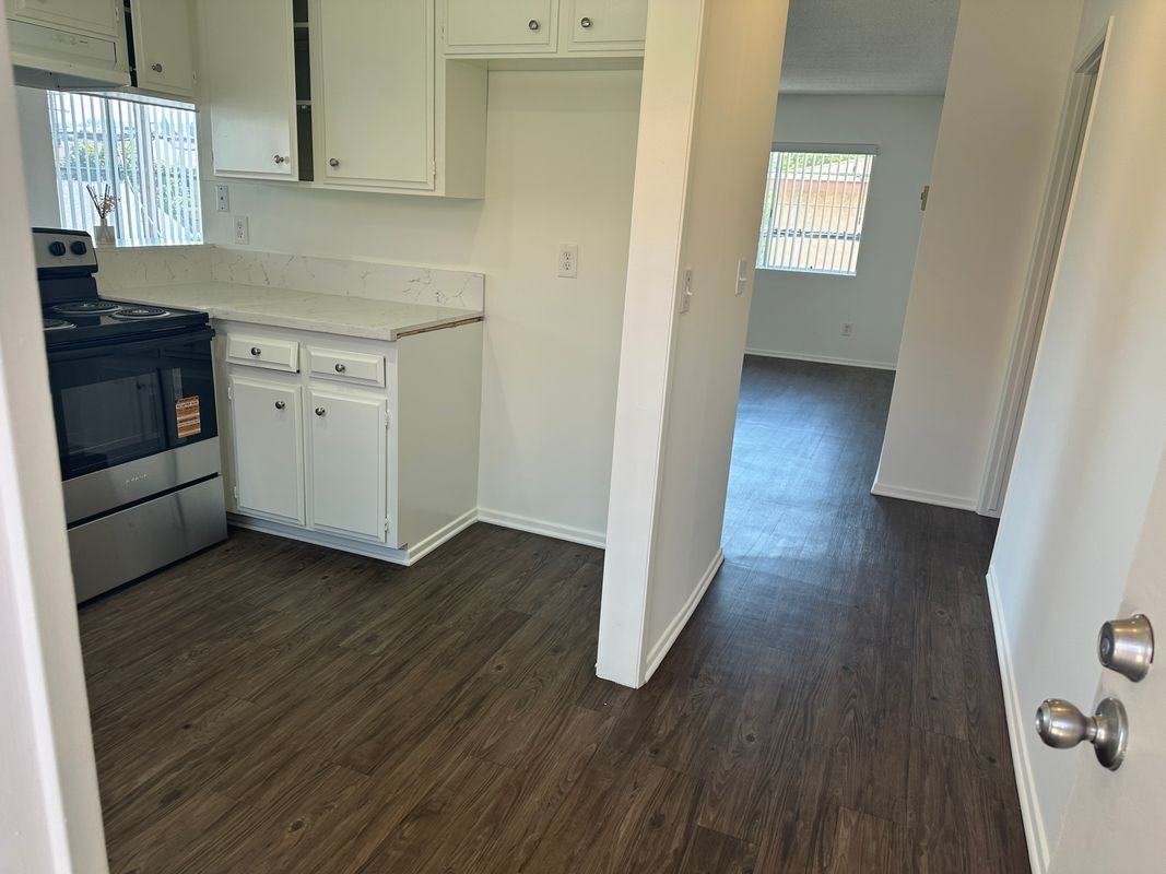 939 S Cabrillo Ave ##10 - Photo 3 of 15