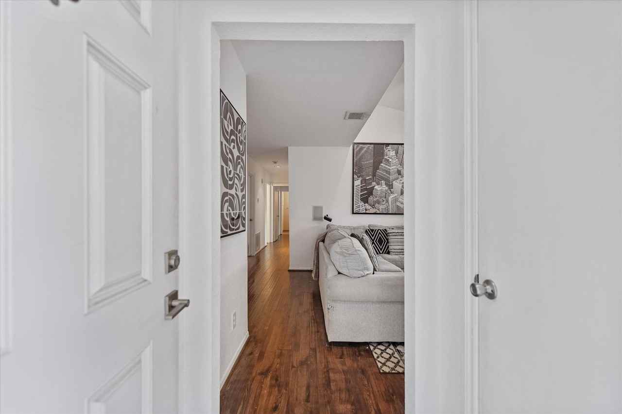 1201 Bering Dr - Photo 5 of 39