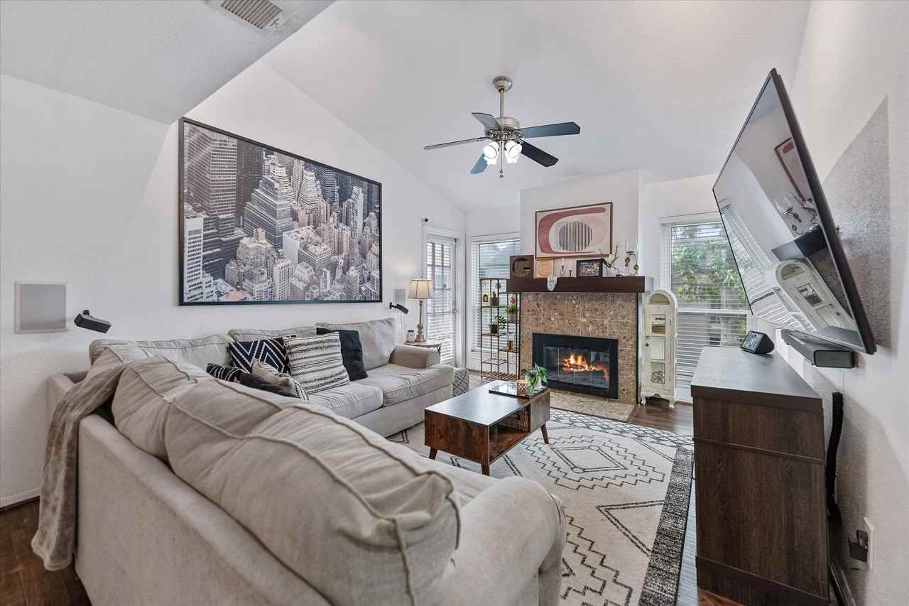 1201 Bering Dr - Photo 6 of 39