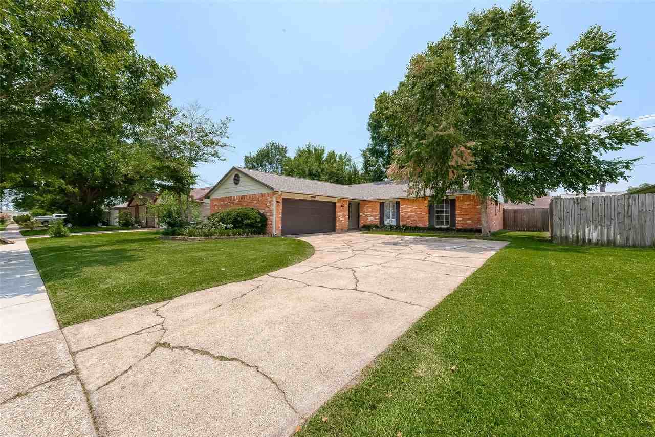 10006 Rocky Hollow Rd - Photo 2 of 29