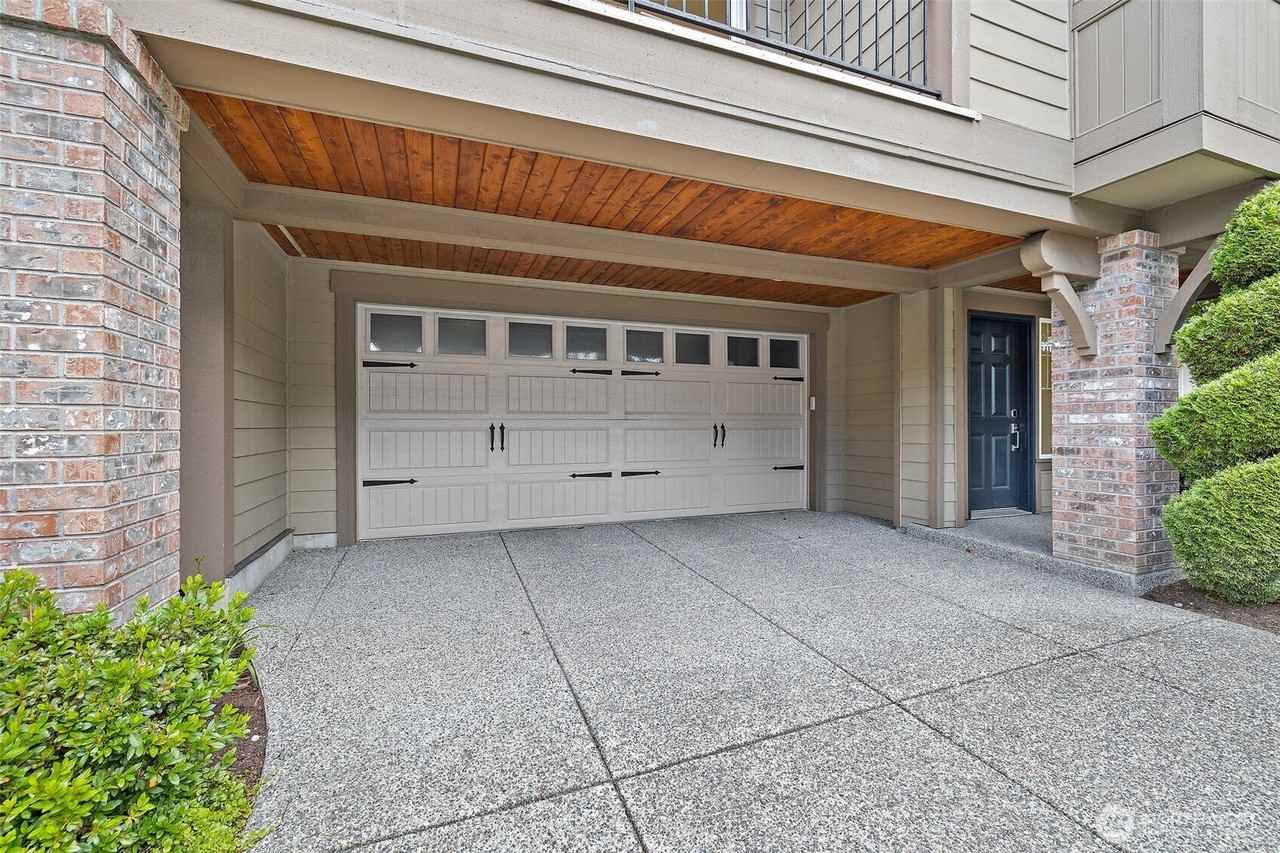 424 3rd Ln S - Photo 2 of 37