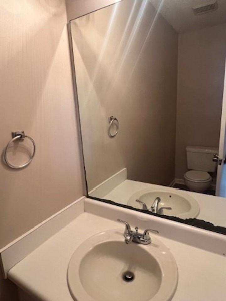 105 Driftwood Ct - Photo 6 of 14