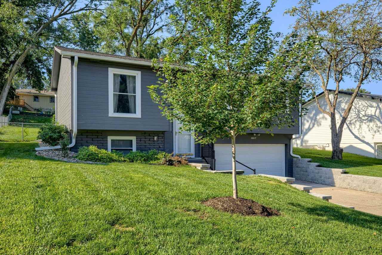 10617 Izard St - Photo 3 of 30