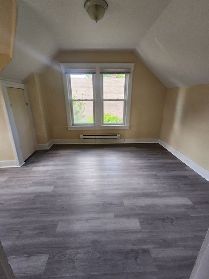 2681 East 126th Street #3 - Photo 5 of 19