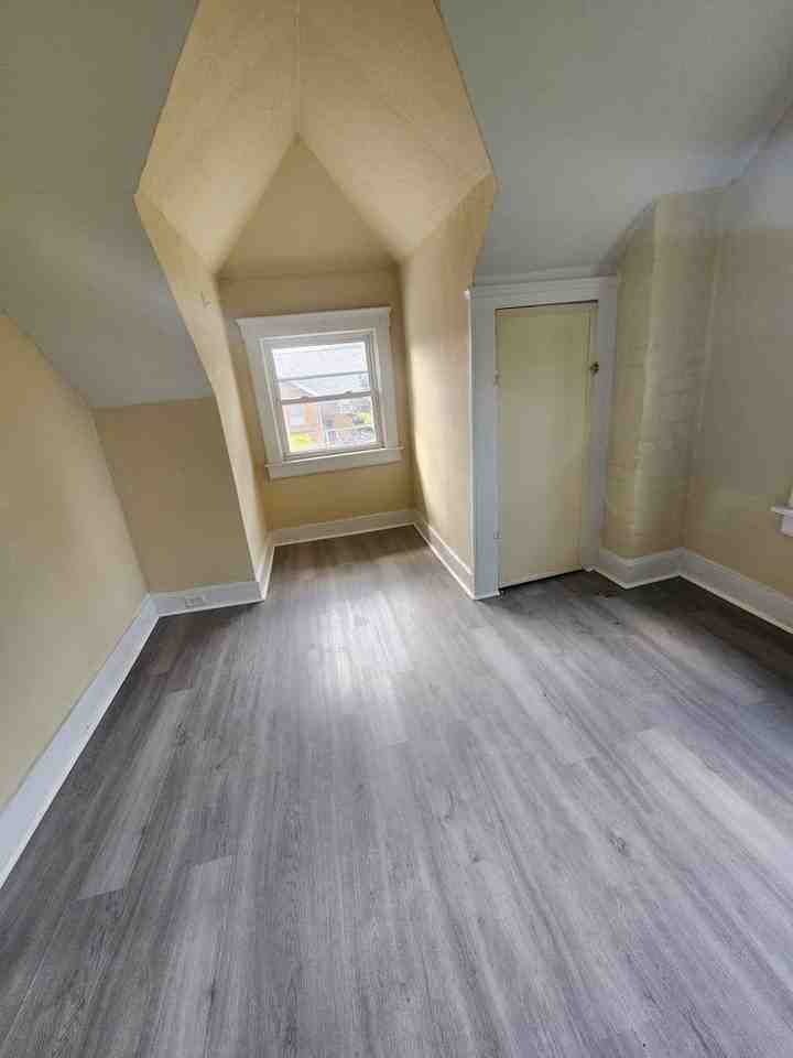 2681 East 126th Street #3 - Photo 7 of 19