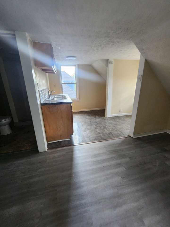 2681 E 126th St #3 - Photo 7 of 16