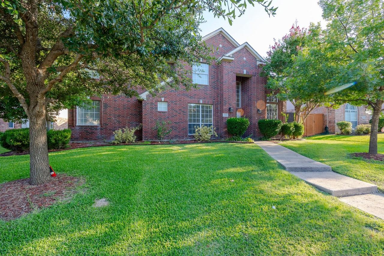 2404 Heather Glen Dr - Photo 3 of 39