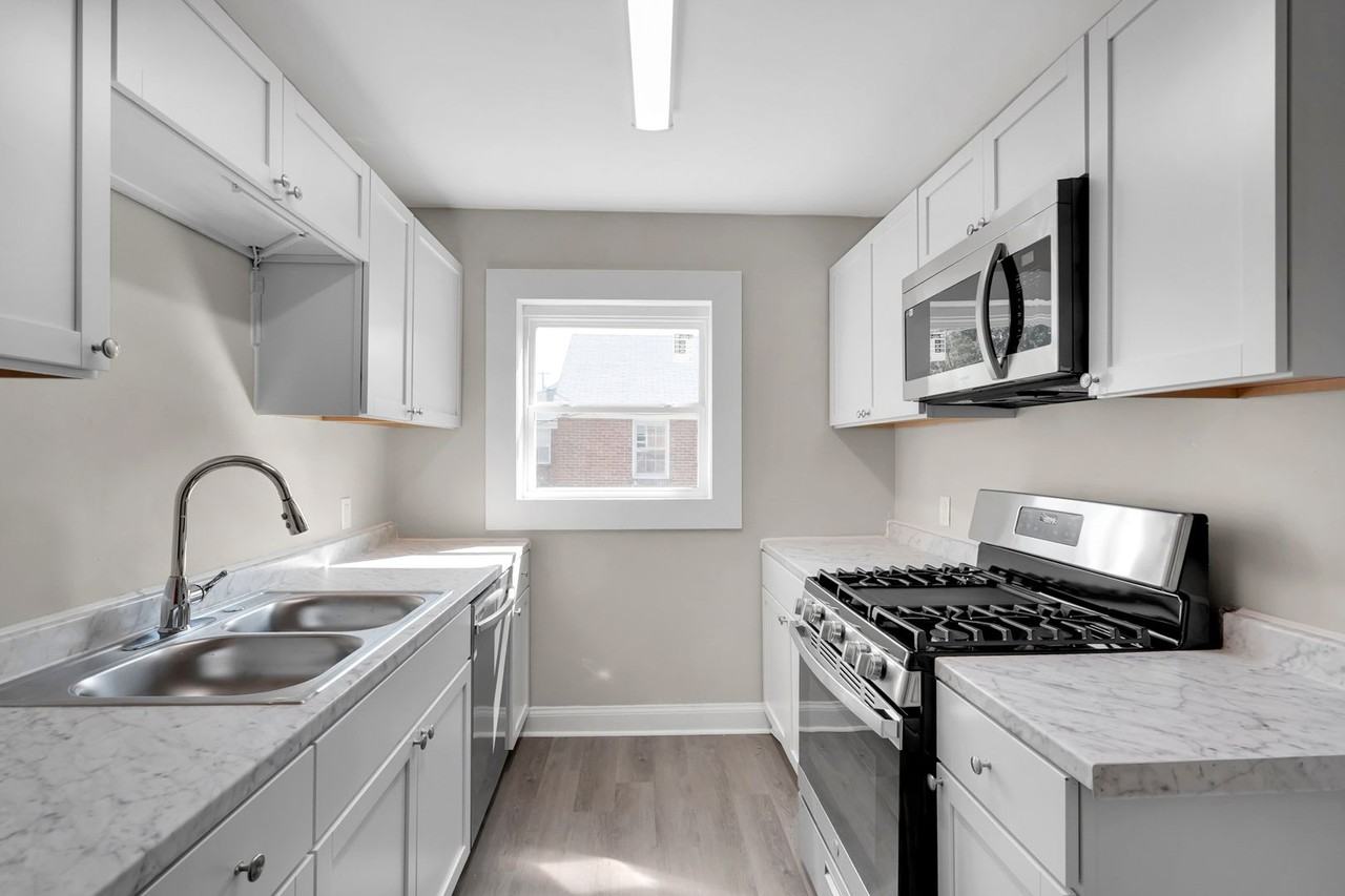Berkshire Apartments - Photo 3 of 45