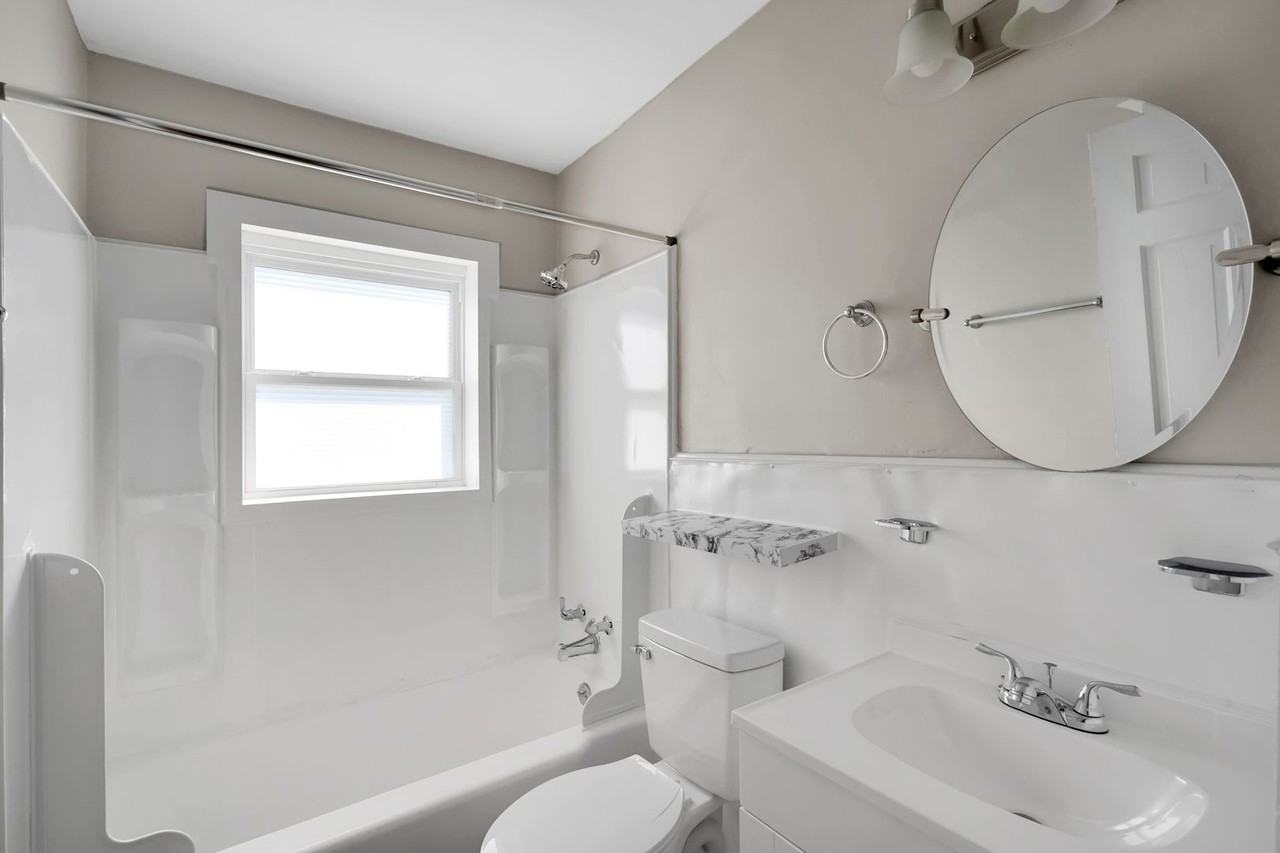 Berkshire Apartments - Photo 4 of 45