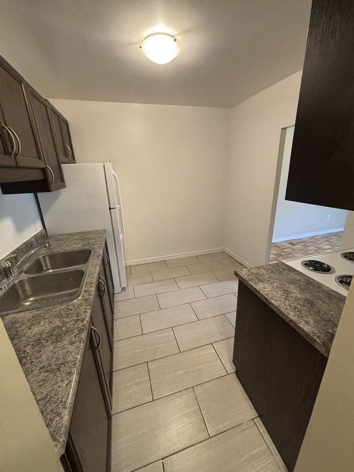 225 105-225 Old Carraige Drive #105 - Photo 2 of 25