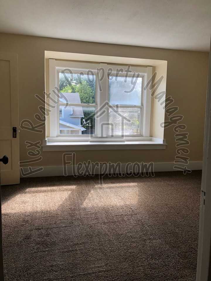 4129 Asbury Dr - Photo 3 of 9