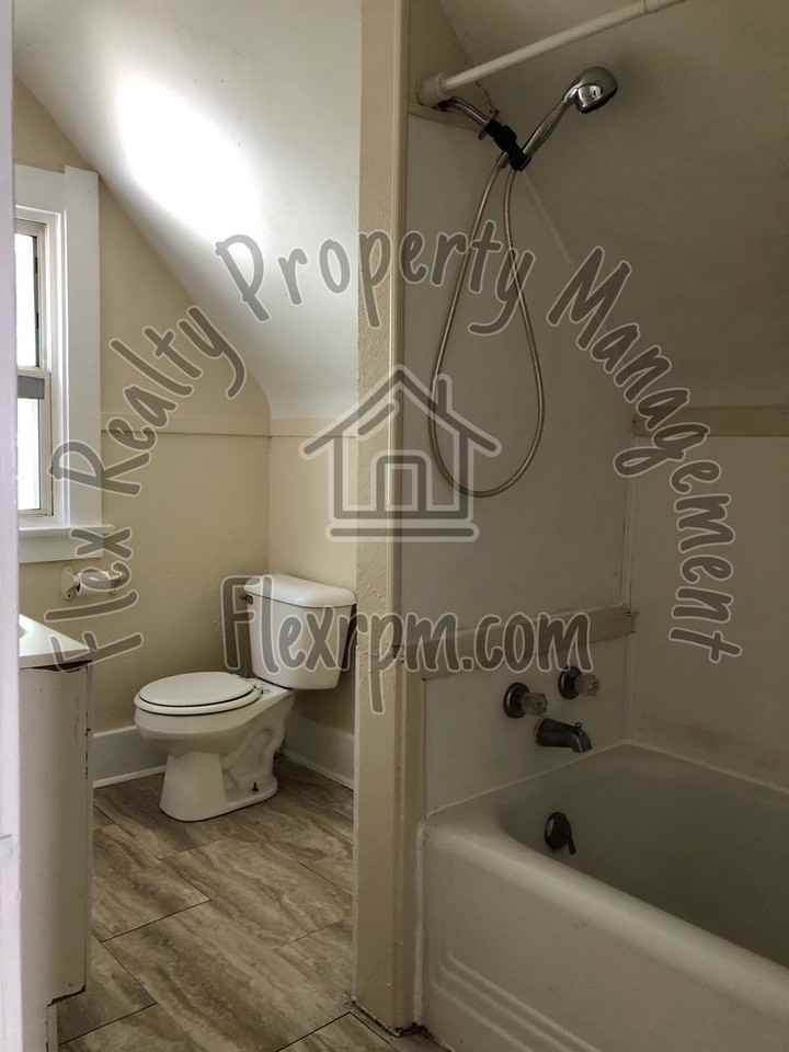 4129 Asbury Dr - Photo 4 of 9