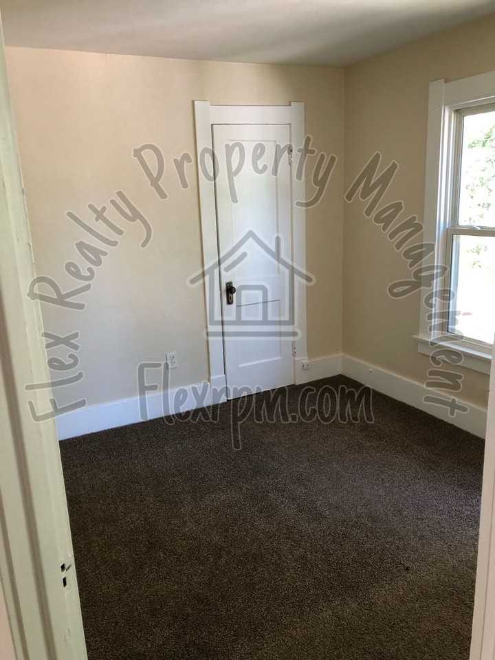 4129 Asbury Dr - Photo 5 of 9