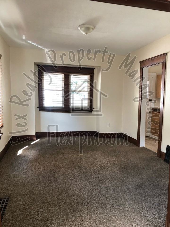 4129 Asbury Dr - Photo 6 of 9