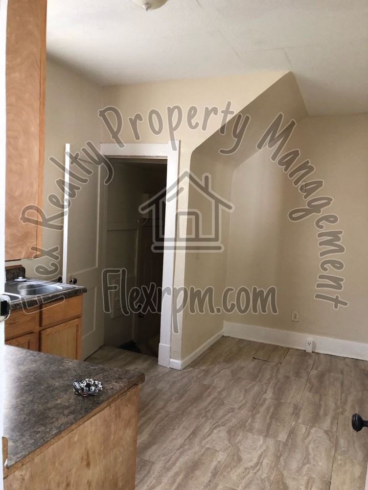 4129 Asbury Dr - Photo 7 of 9