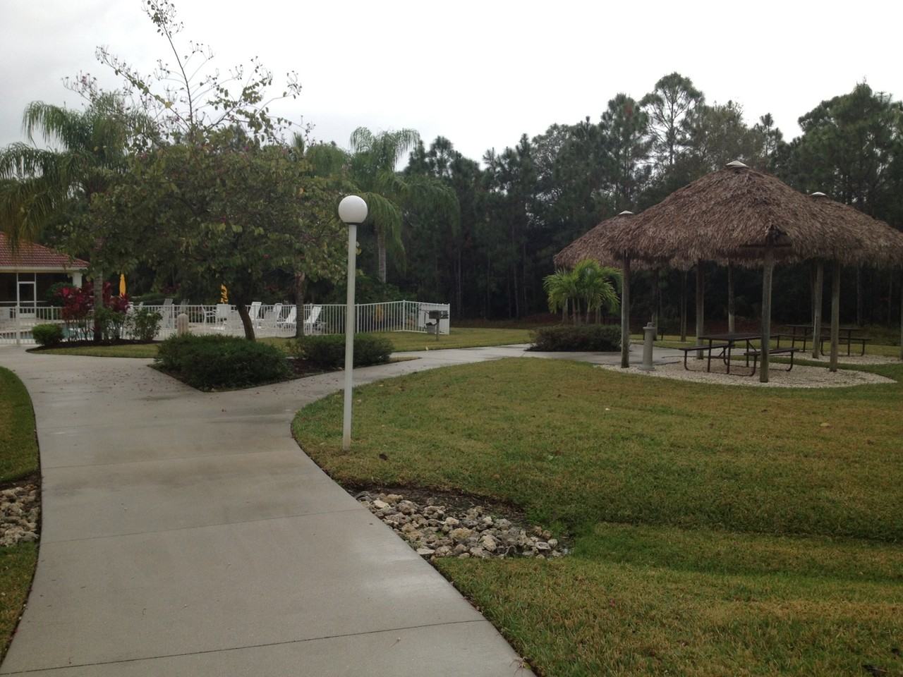 9175 Celeste Dr - Photo 3 of 7