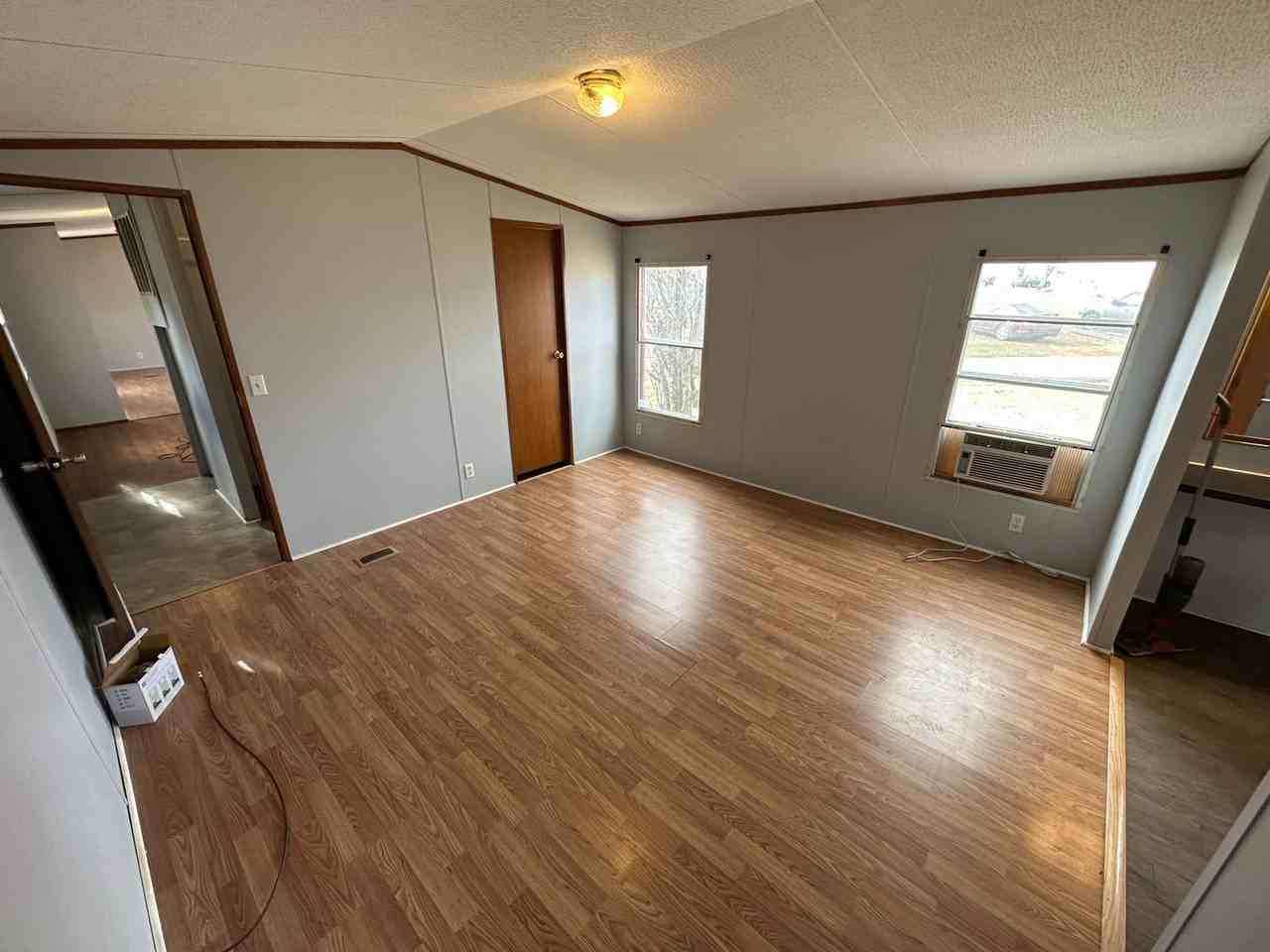 118 Buckingham Ln - Photo 3 of 20