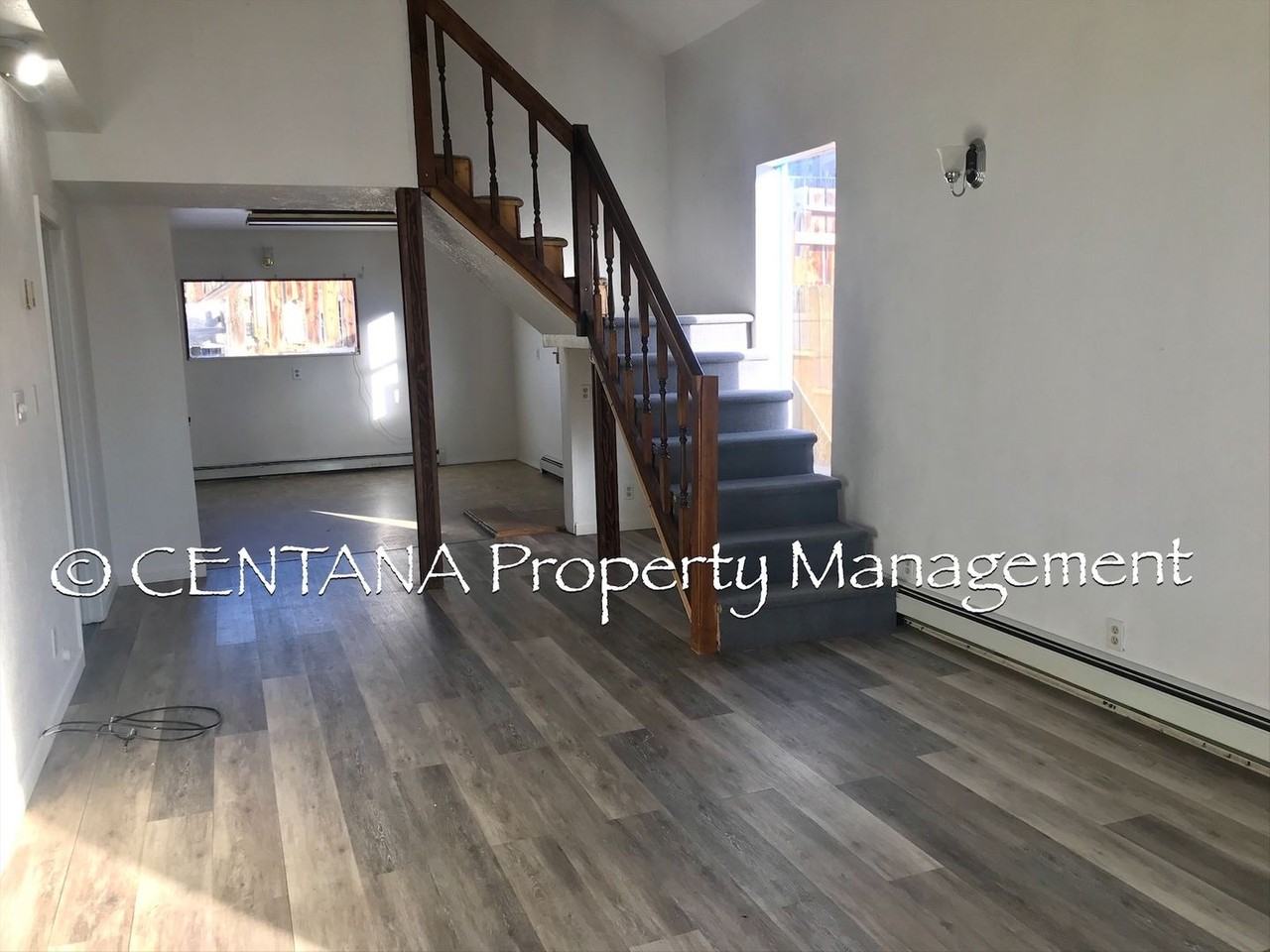 605 Caledonia St - Photo 2 of 17