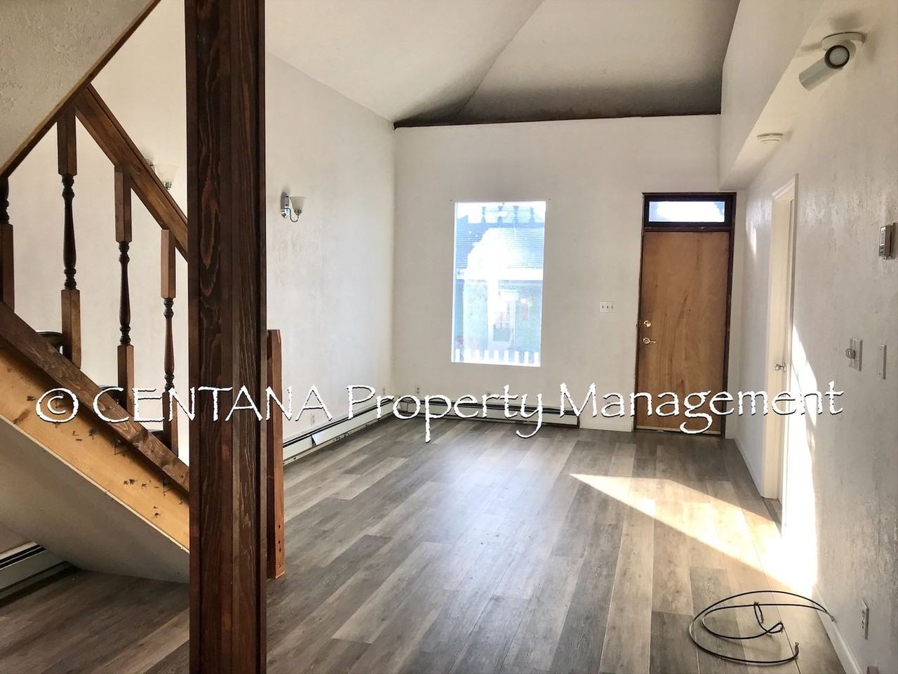 605 Caledonia St - Photo 3 of 17