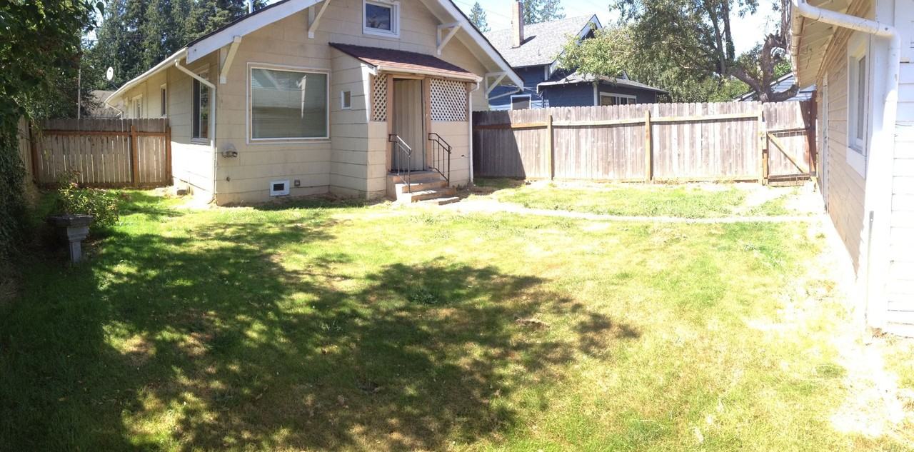 3004 Meridian St - Photo 3 of 15