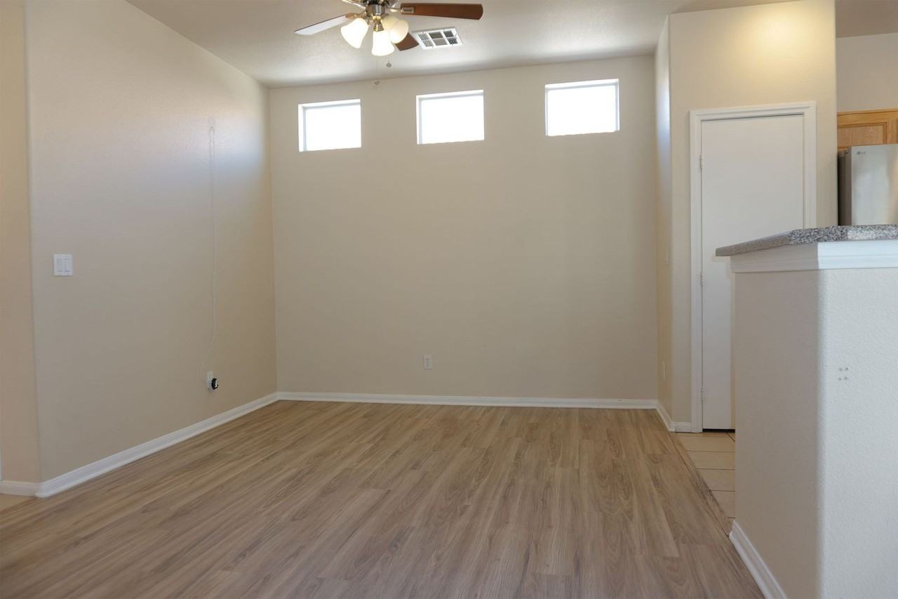 5258 Cedar Bridge Ct - Photo 4 of 26