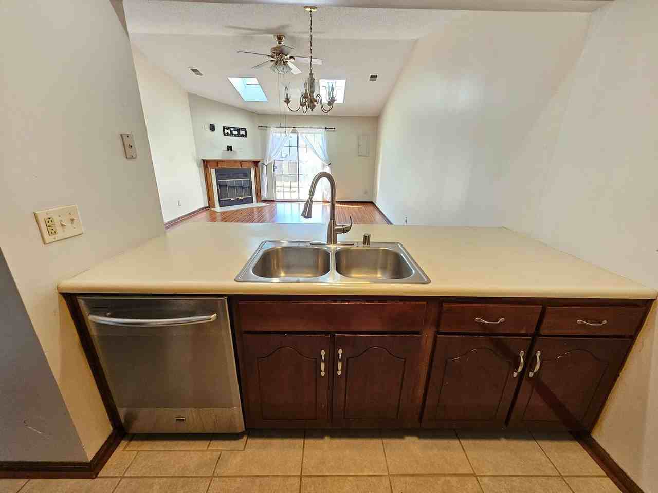 508 Independence Ct - Photo 5 of 24