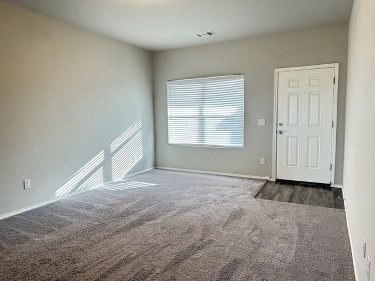 411 Se 5th Ter - Photo 2 of 13