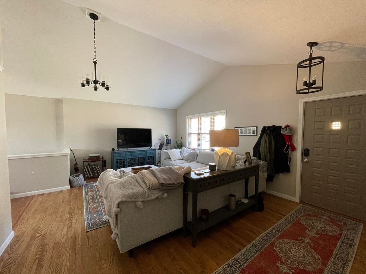 907 Connecticut Ave - Photo 3 of 21