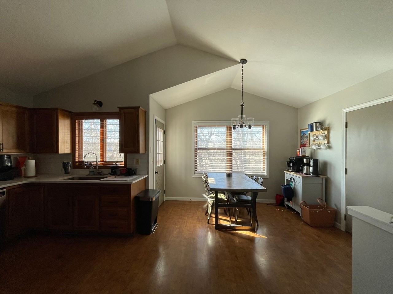 907 Connecticut Ave - Photo 5 of 21