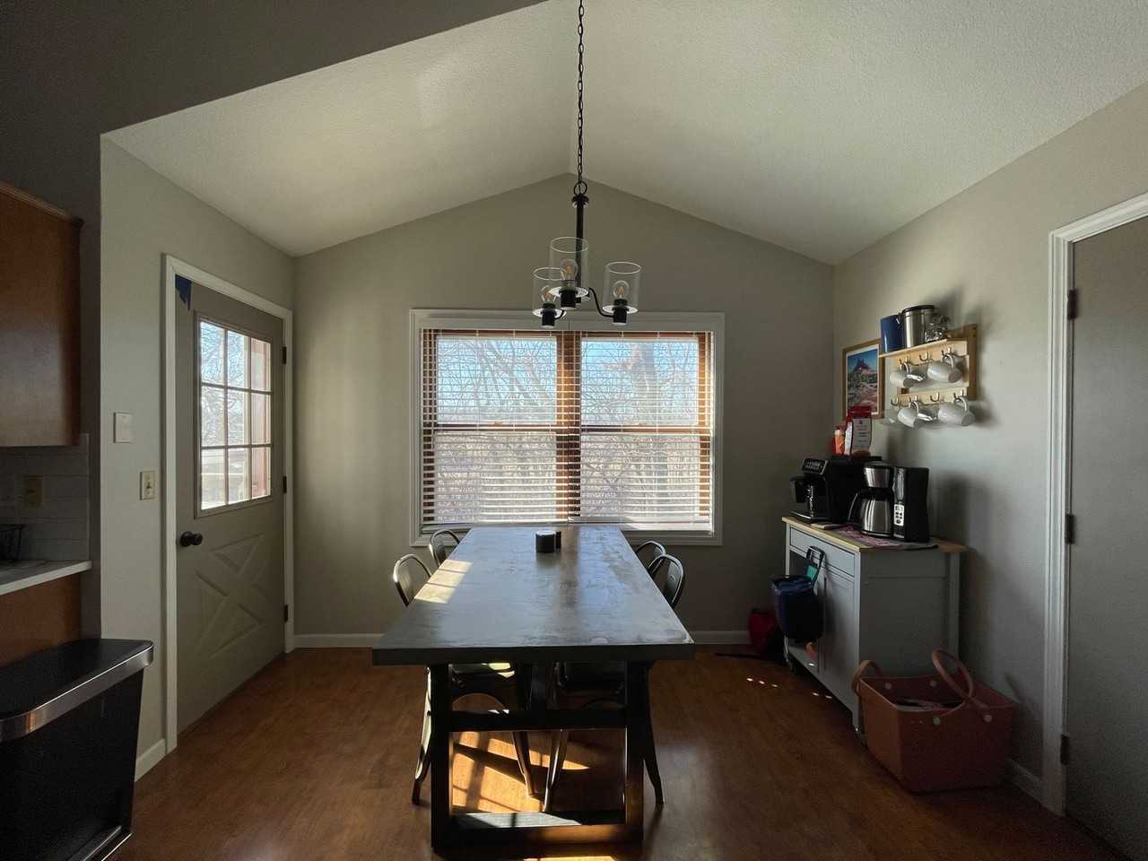 907 Connecticut Ave - Photo 6 of 21