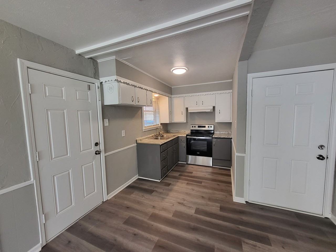 1503 East Wells Avenue - Photo 5 of 28