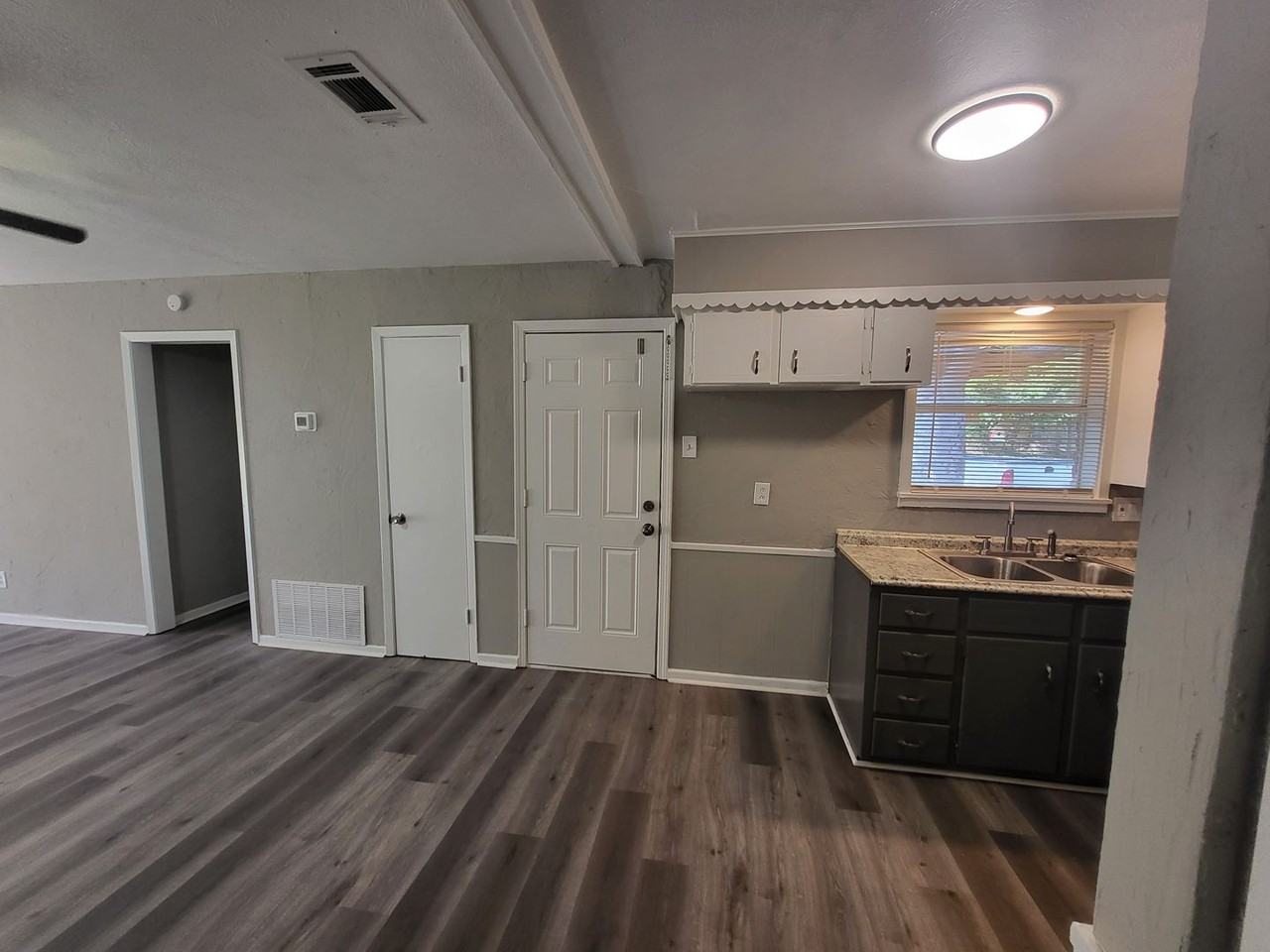 1503 East Wells Avenue - Photo 6 of 28