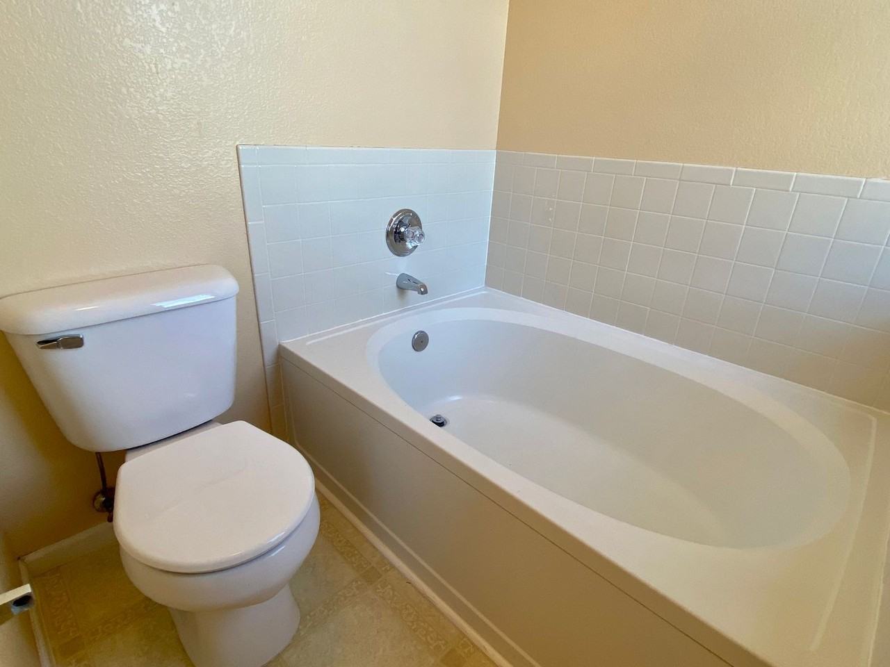 15934 E Geddes Ln - Photo 7 of 11