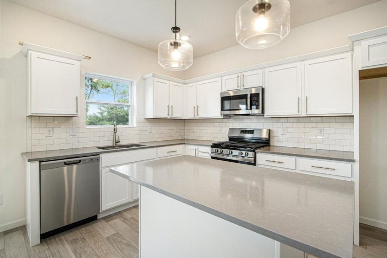 5146 Mclin Dr - Photo 3 of 18