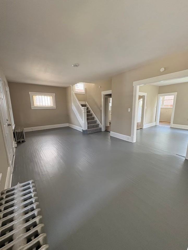 338 Bedford Ave Nw - Photo 3 of 26