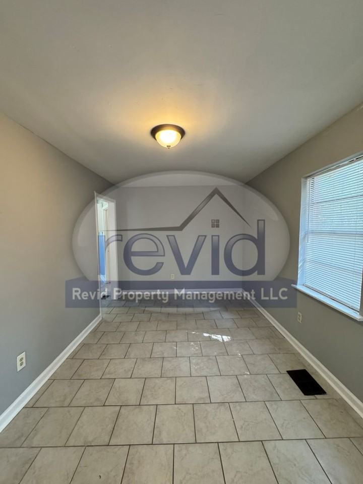 2906 Mimosa Ave - Photo 2 of 13