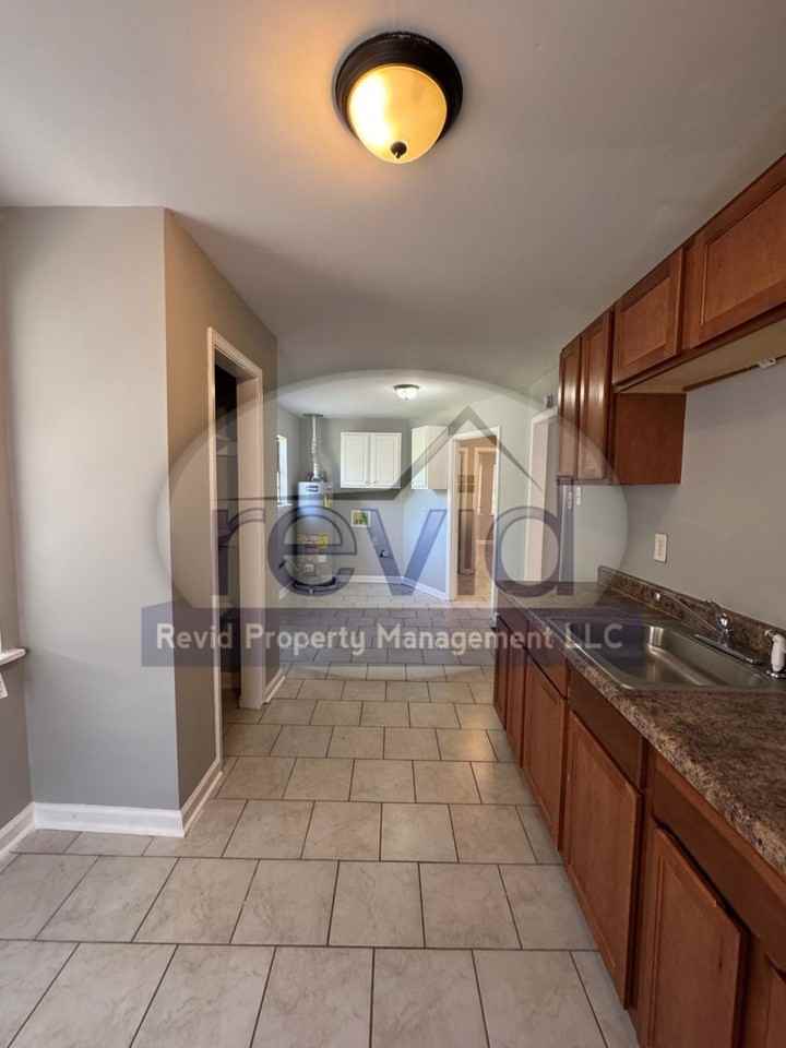 2906 Mimosa Ave - Photo 5 of 13