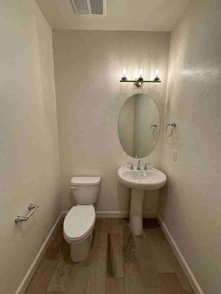 2444 N Hilton St - Photo 2 of 21