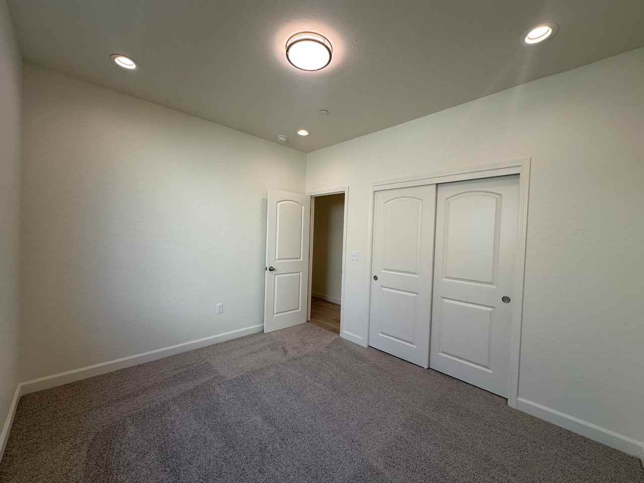 2444 N Hilton St - Photo 3 of 21
