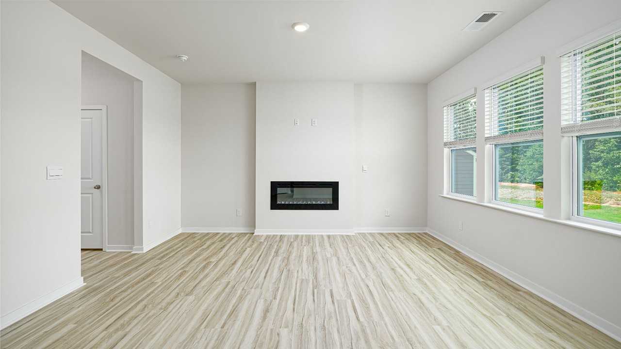 135 Hayes Rd - Photo 3 of 33