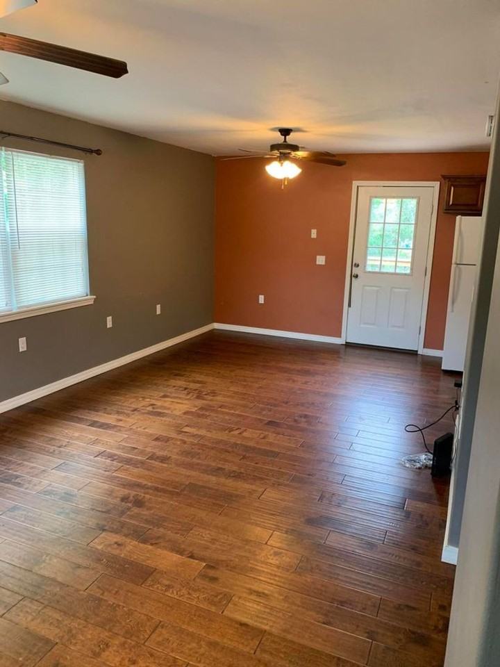 815 E 6th St - Photo 2 of 21