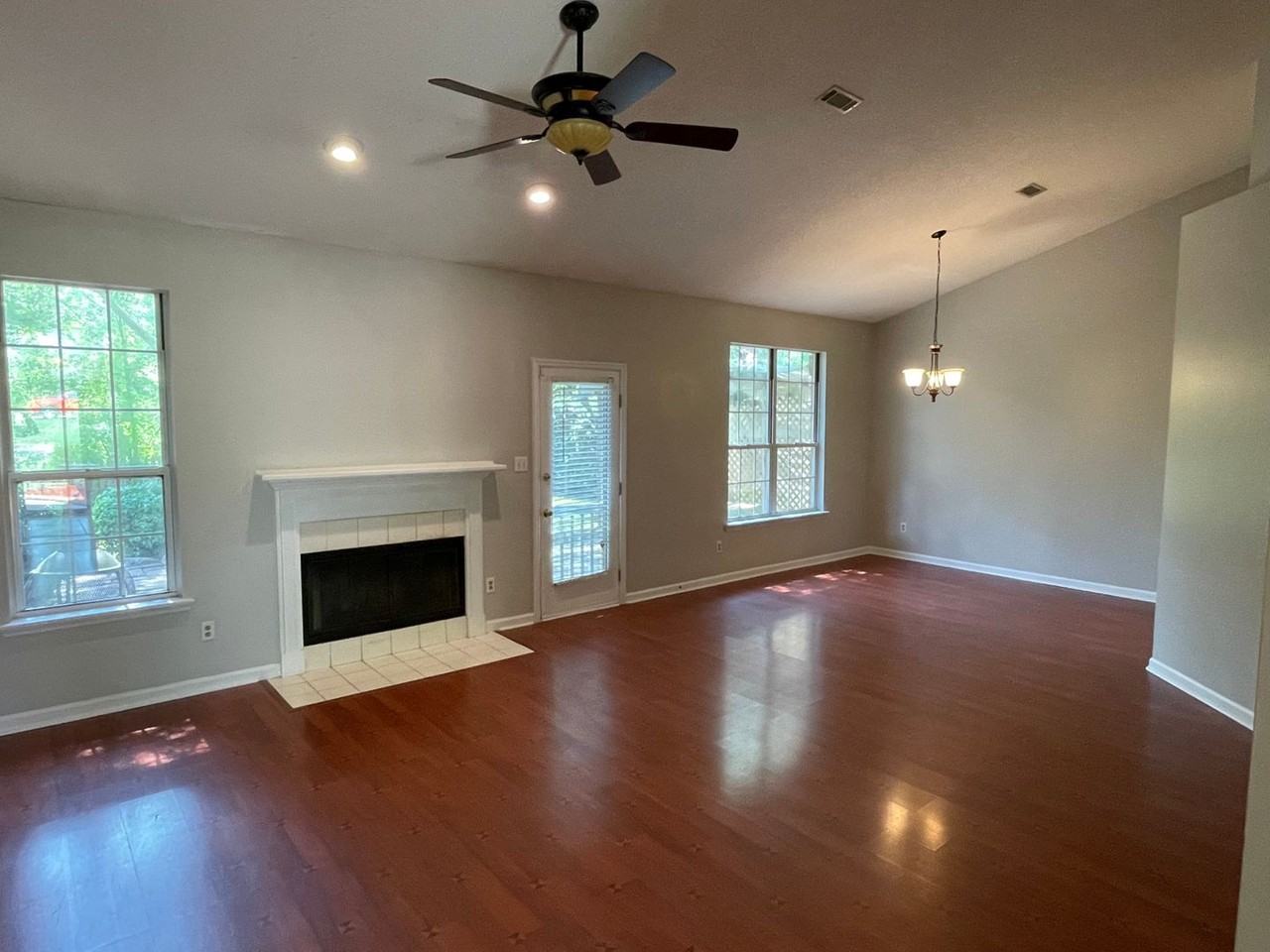 1140 Parkside Trl - Photo 4 of 23