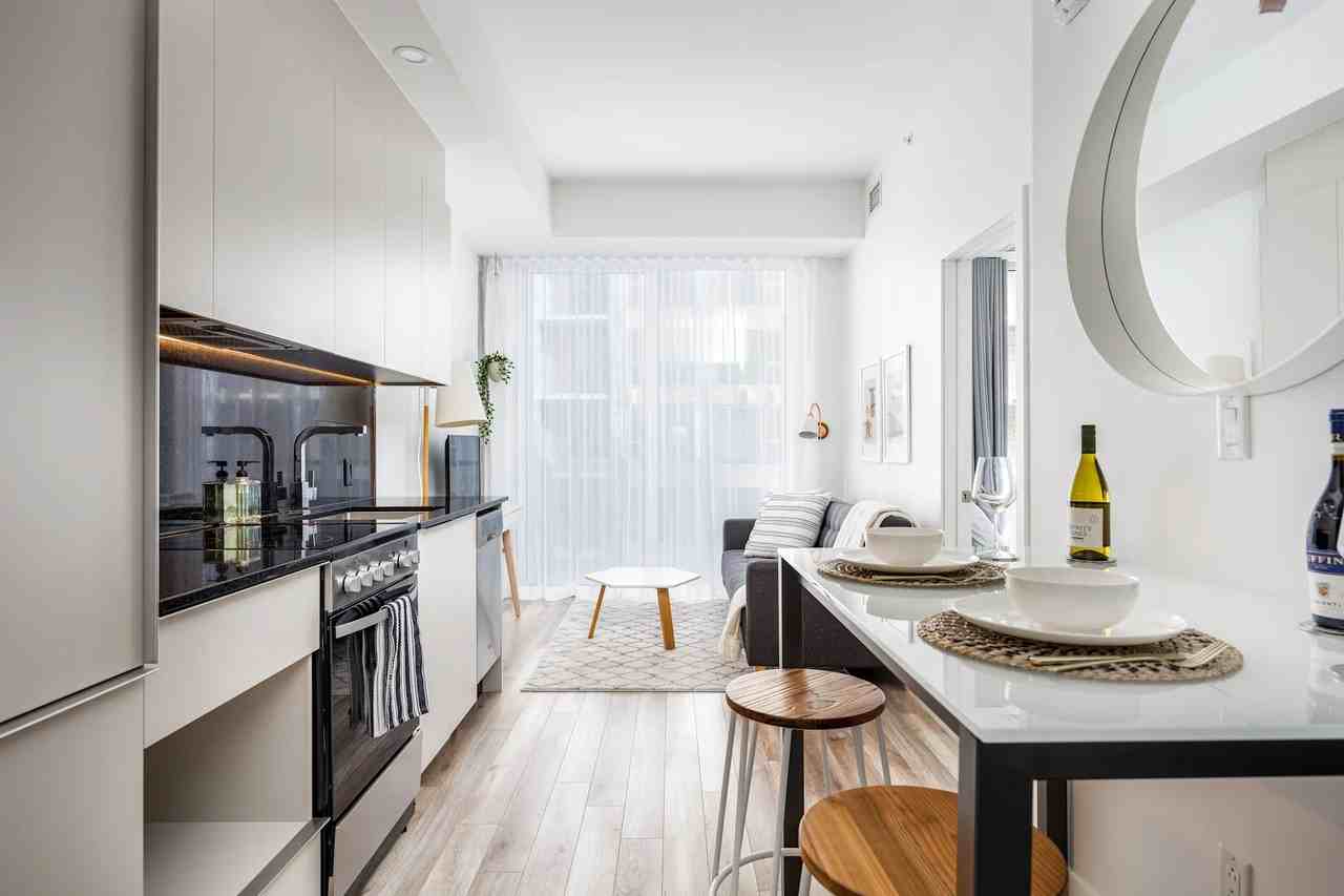 2061 Rue Stanley #911 - Photo 2 of 22