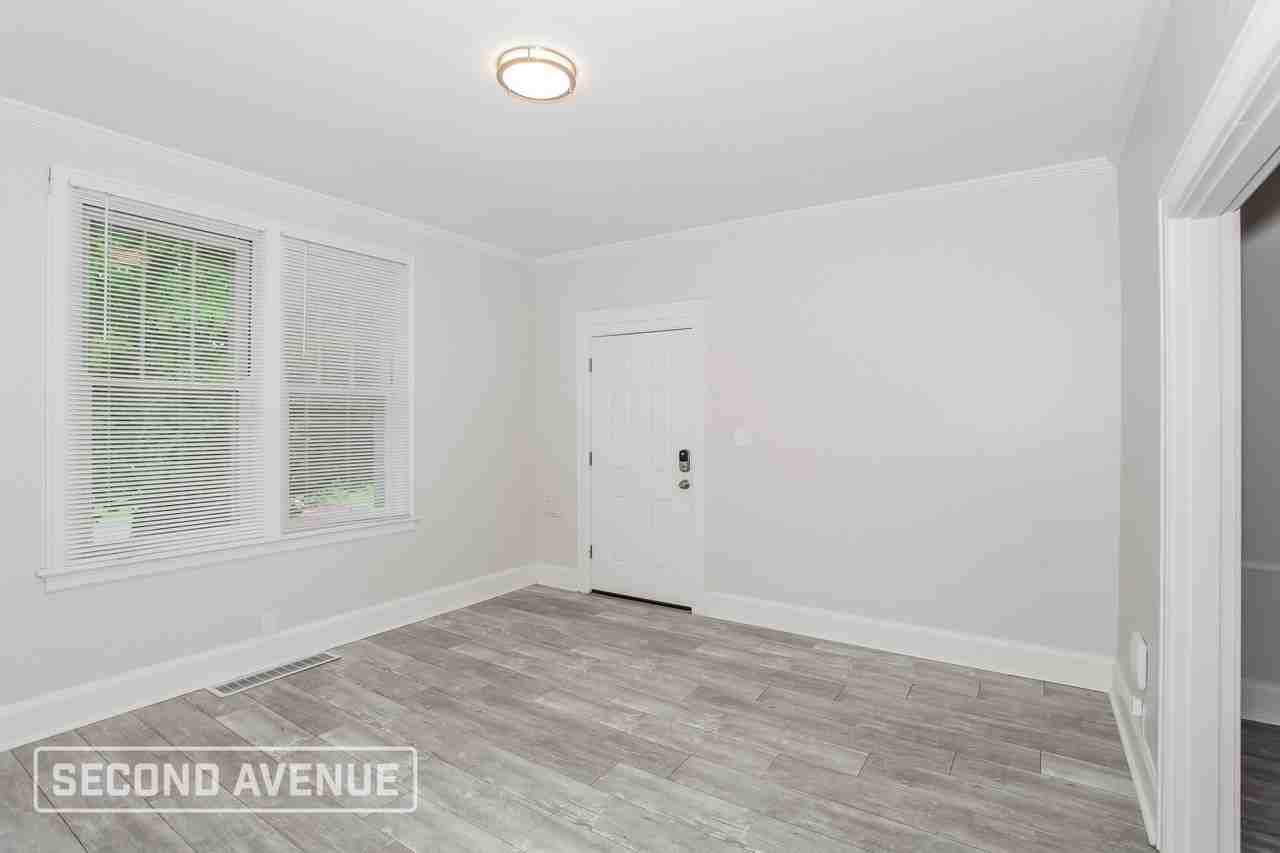 3983 Lovell Ave - Photo 3 of 29