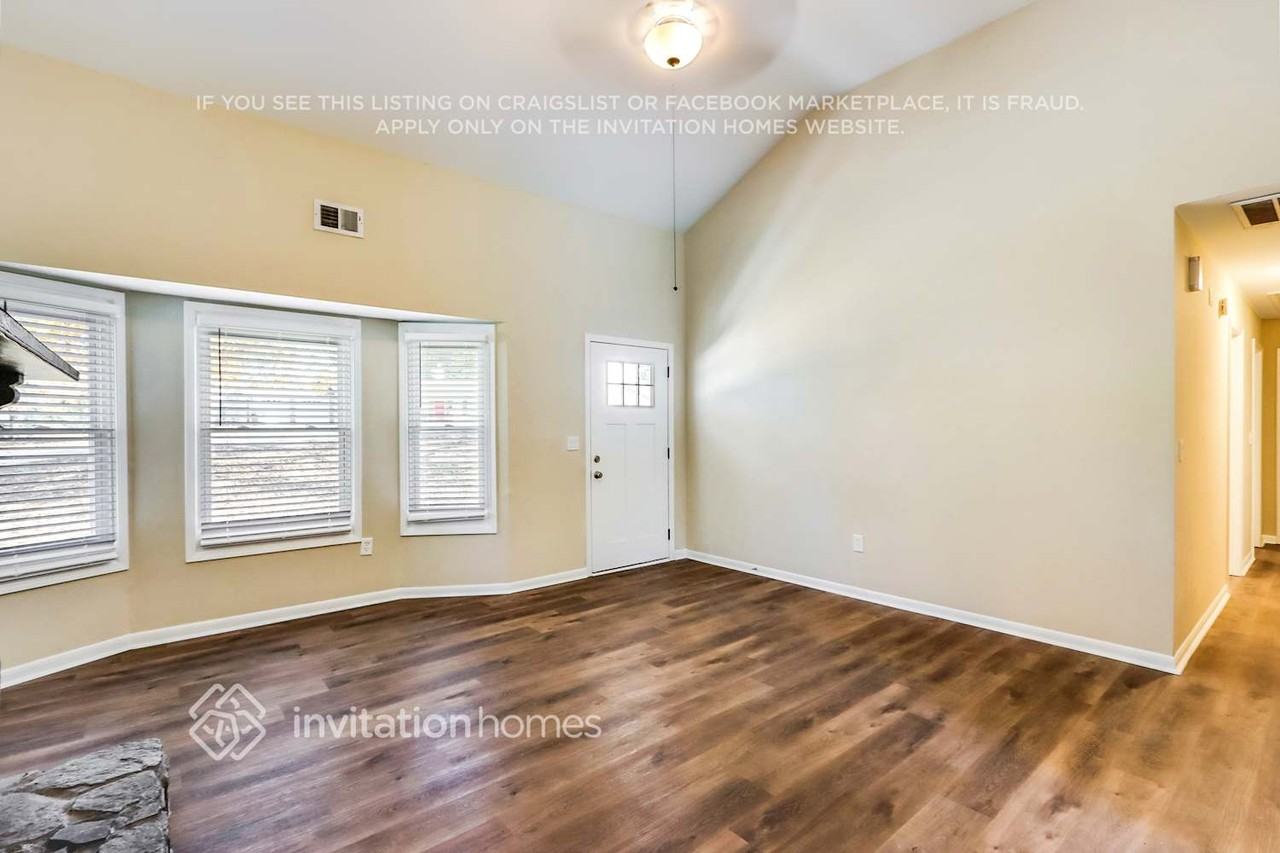 292 Oak Rdg - Photo 4 of 21