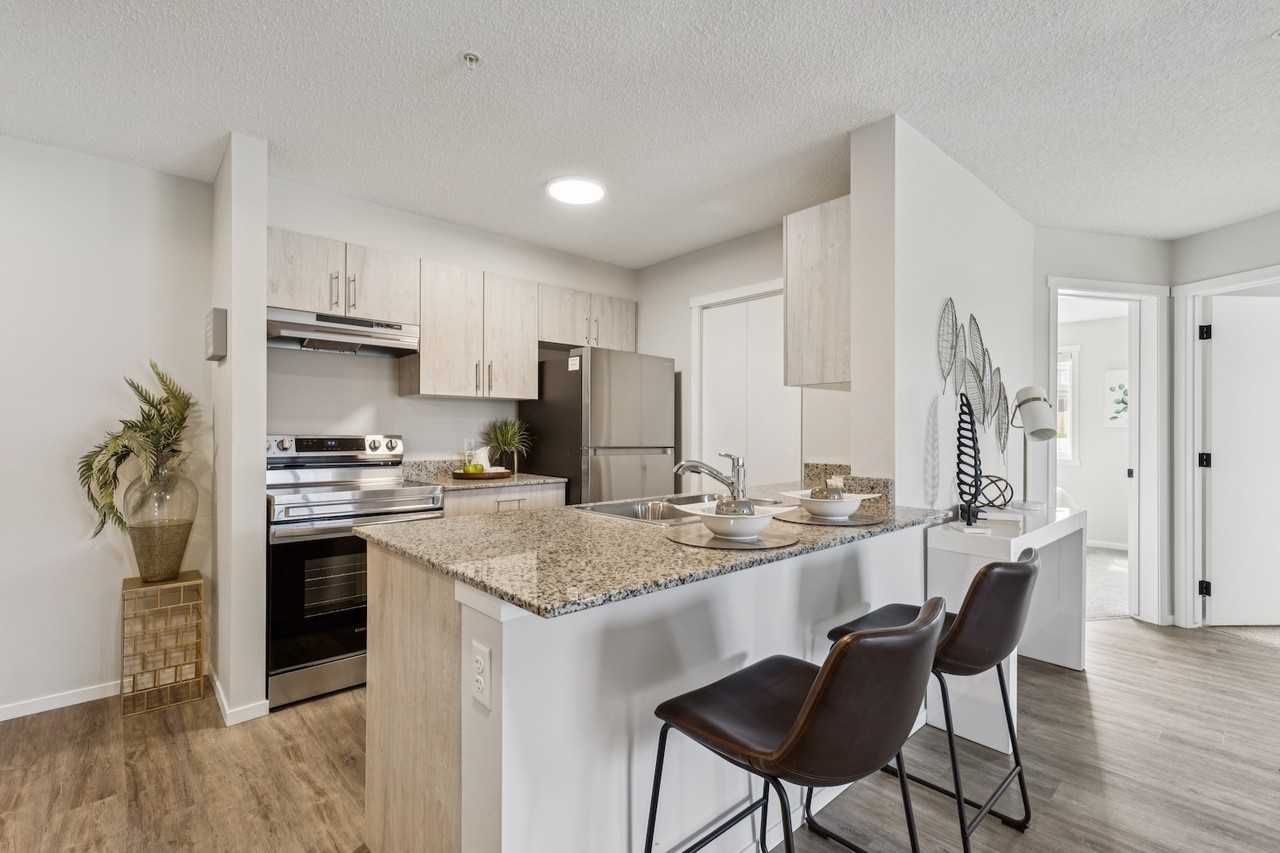 Emerald Sky - Photo 5 of 50