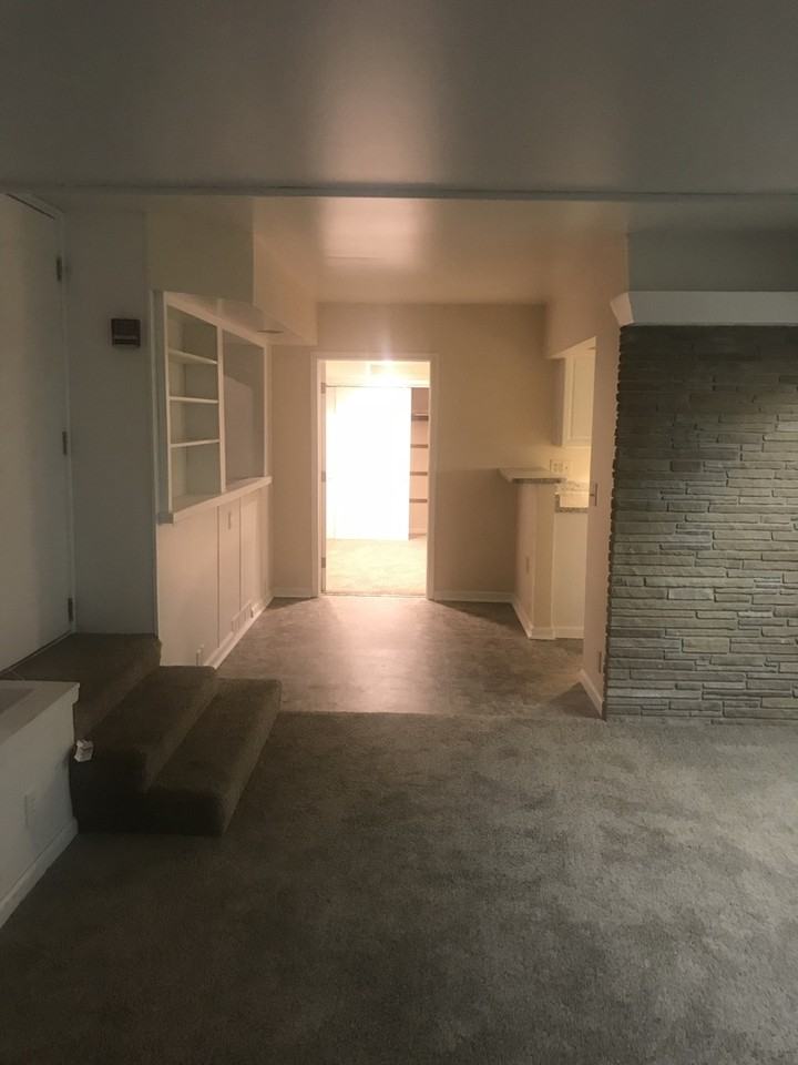 Castle Court Apartments - Photo 4 of 15